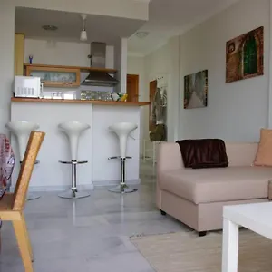 precioso-apartamento-centro-san-pedro-de-alcantara-marbella.1costadelsol.com/